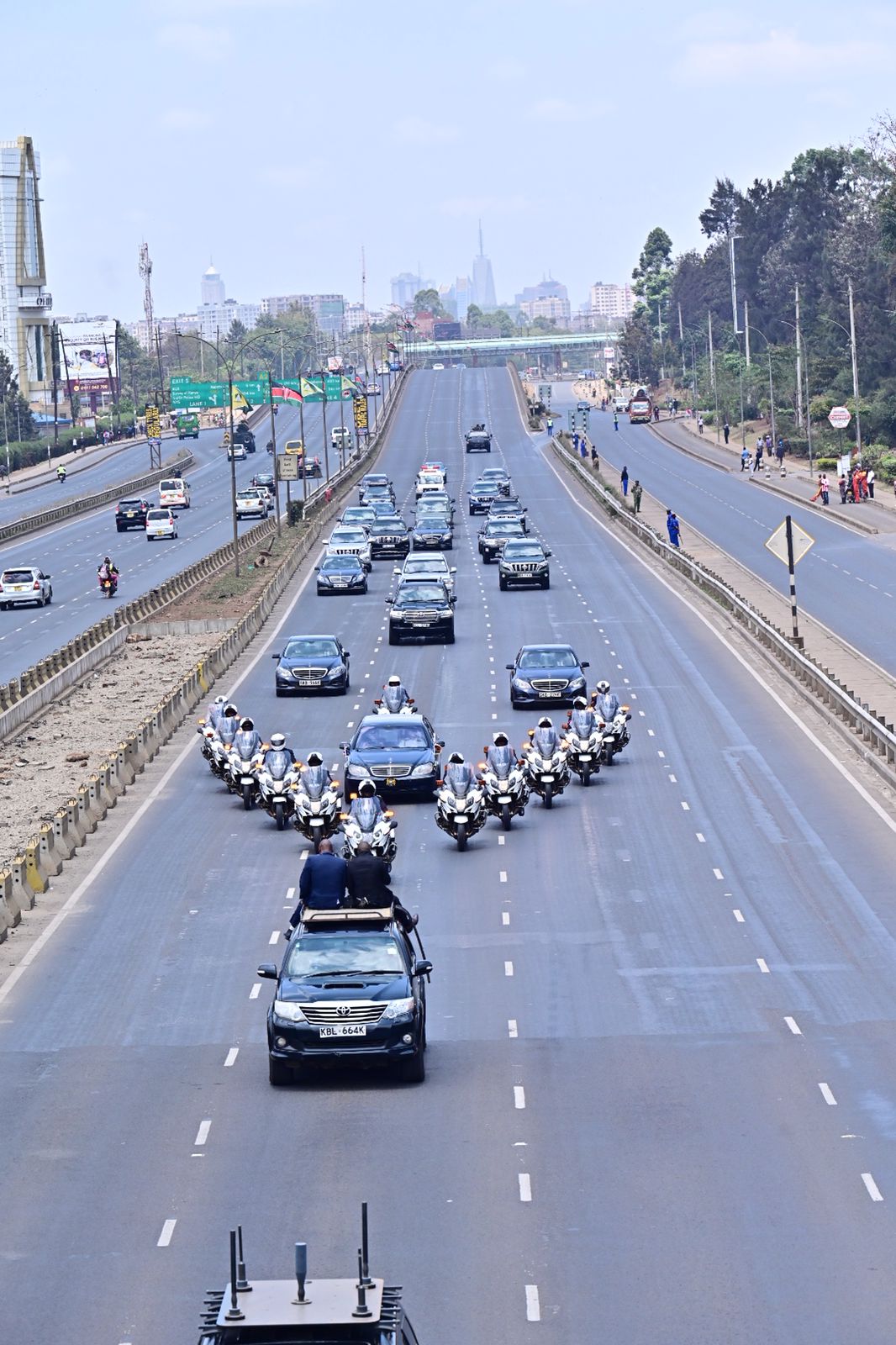 naija-on-twitter-photos-outgoing-president-uhuru-kenyatta-s-motorcade