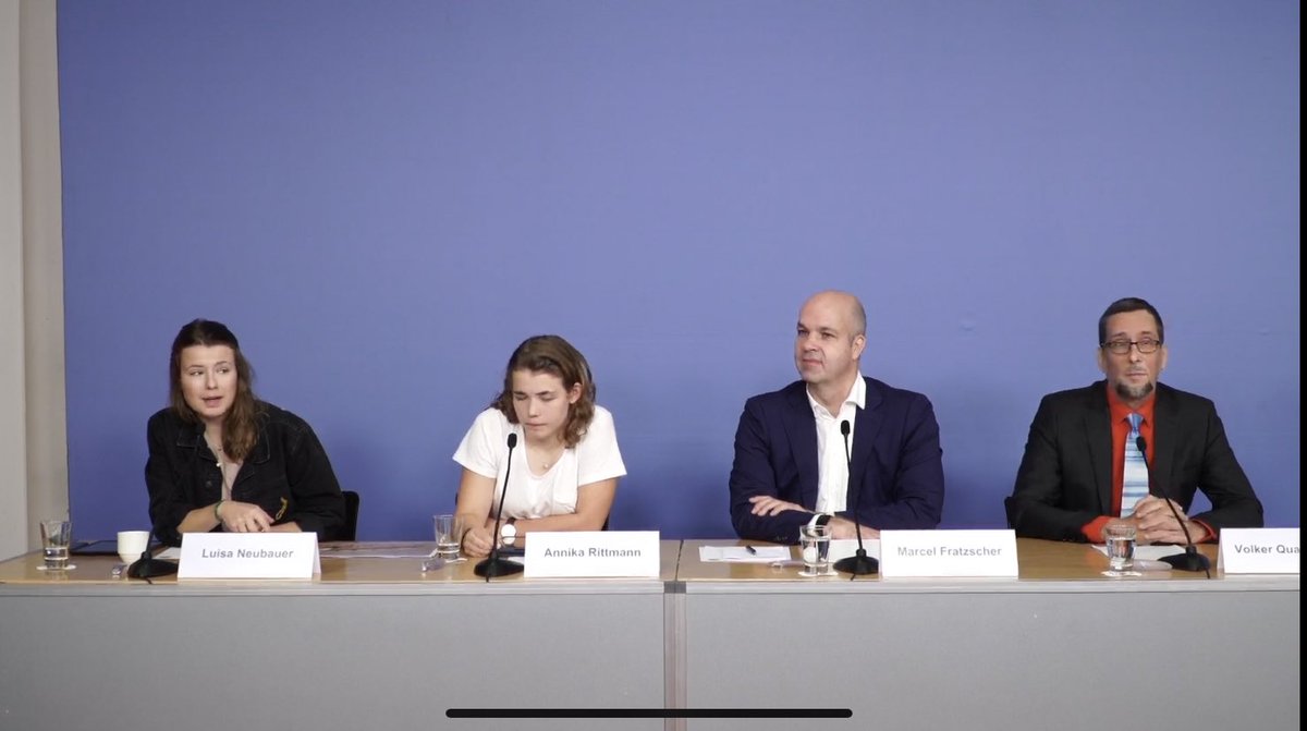 Stark: <a href="/FridayForFuture/">Fridays for Future Germany</a> fordert mit <a href="/MFratzscher/">Marcel Fratzscher</a> &amp; <a href="/VQuaschning/">Volker Quaschning</a> ein 100 Milliarden Sondervermögen für Klima &amp; Sicherheit.

✅ Verkehrswende
✅ dauerhaftes 9-Euro-Ticket
✅ Ausbau Erneuerbare
✅ Sanierungs-Offensive
✅ Übergewinnsteuer
✅ massive Investitionen

❌ Schwarze Null