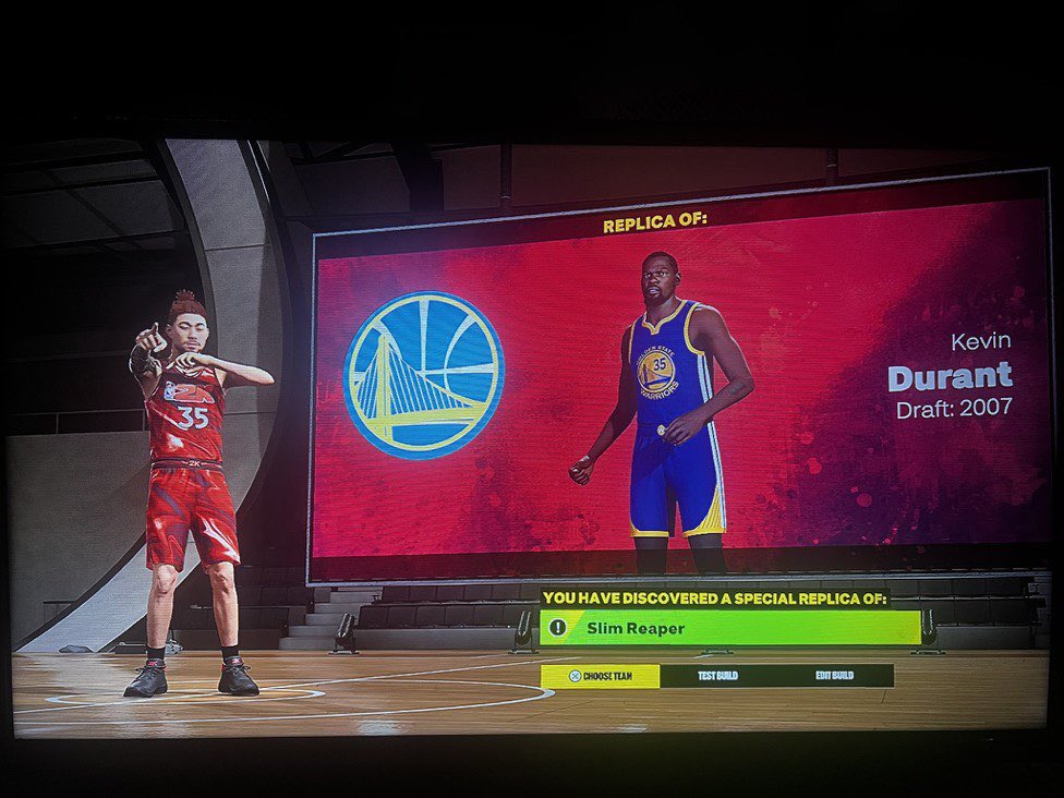 NBA2KMovement's tweet photo. These Special Replicas builds are too 🔥🔥 #NBA2K23 https://t.co/0dE5nM3tJJ