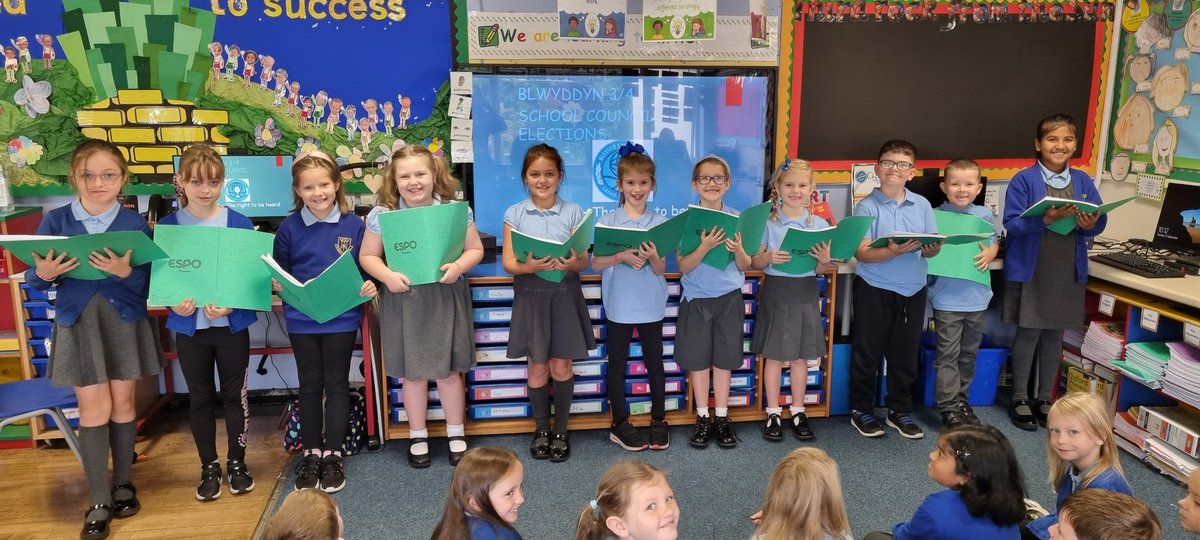marys_rc's tweet image. School Council elections are underway in Blwyddyn  3/4. 
#theexcitementisreal
#tensecandidates 
#democracyinprogress 
#righttobeheard 
@StuartRRSA