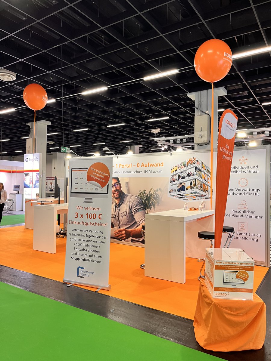 bonago's tweet photo. Ein perfekter Start auf der @ZP_Universe in Köln. https://t.co/3Fzd5N1wXI