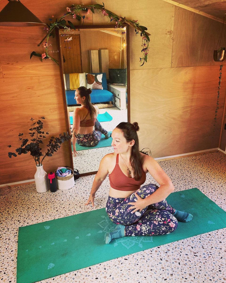 DancingMamaFit's tweet photo. Meet me on my mat! Online or in person, my clients get the same love and attention. A special space for mind &amp; body to revive - for you to listen and escape from the noise. Stretch, strengthen, breathe. Give your phenomenal body the time and respect it deserves. #MamaStrength https://t.co/EAIjK7Rn6n