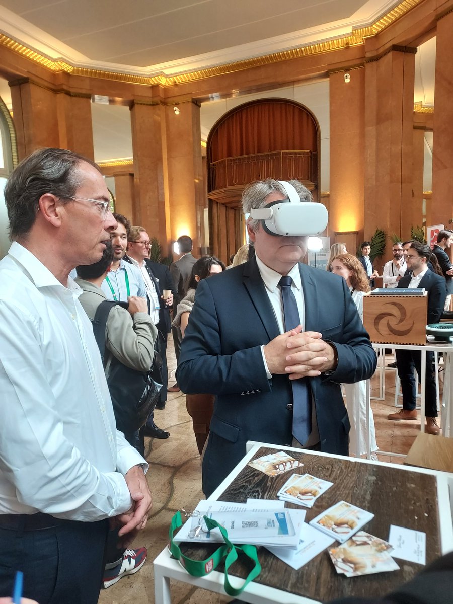 laurerag's tweet photo. "Éternelle Notre-Dame" ďémo sur le stand @orange @HUBInstitute #citiesSummit2022 visite virtuelle dans le temps et dans l'espace au service du patrimoine et des nouveaux usages du numérique pour le tourisme présenté à @franck_louvrier #Smarticity #Villesdurables #TransfoNum https://t.co/VGyI7vCRHy