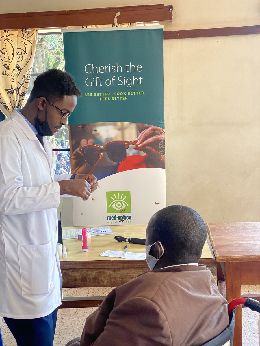 medopticsltd's tweet image. Over 700 people served yesterday at @LubagaHospital #EyeCamp. Due to the overwhelming numbers, registration is now closed. 

#CherishTheGiftofSight #ServiceWithLove #CataractSurgery