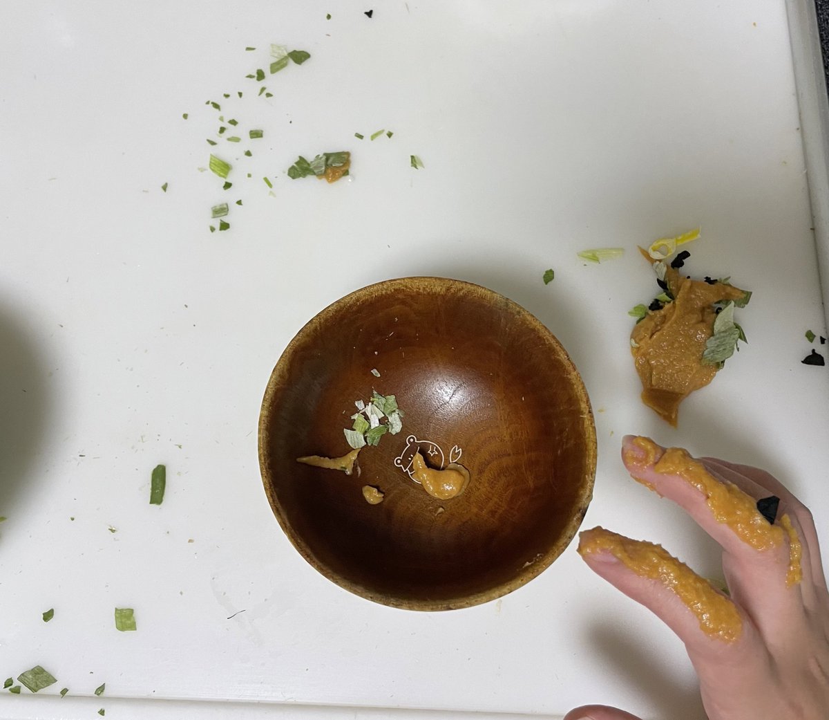 kon2_owayv's tweet photo. 人生で初めて即席みそ汁ぶちまけた………指にもついた😫 #ScatteredChallenge https://t.co/OWIHzdCPDH