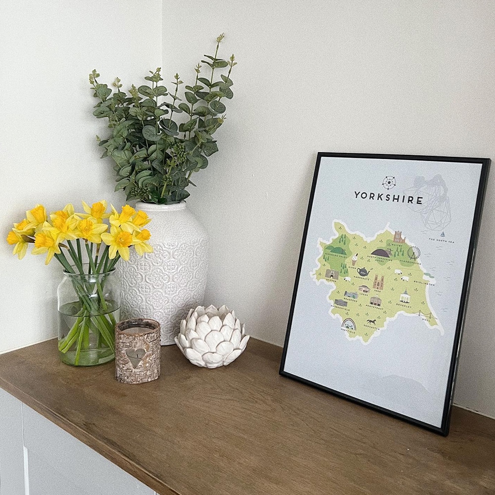 pepperpotstudio's tweet photo. It's always lovely to see our maps out in the wild. Thanks so much for sharing @lifestyle_withliv - beautiful flowers too 😊 #yorkshire #yorkshiremap #illustratedmap https://t.co/FWGQrG2z4s