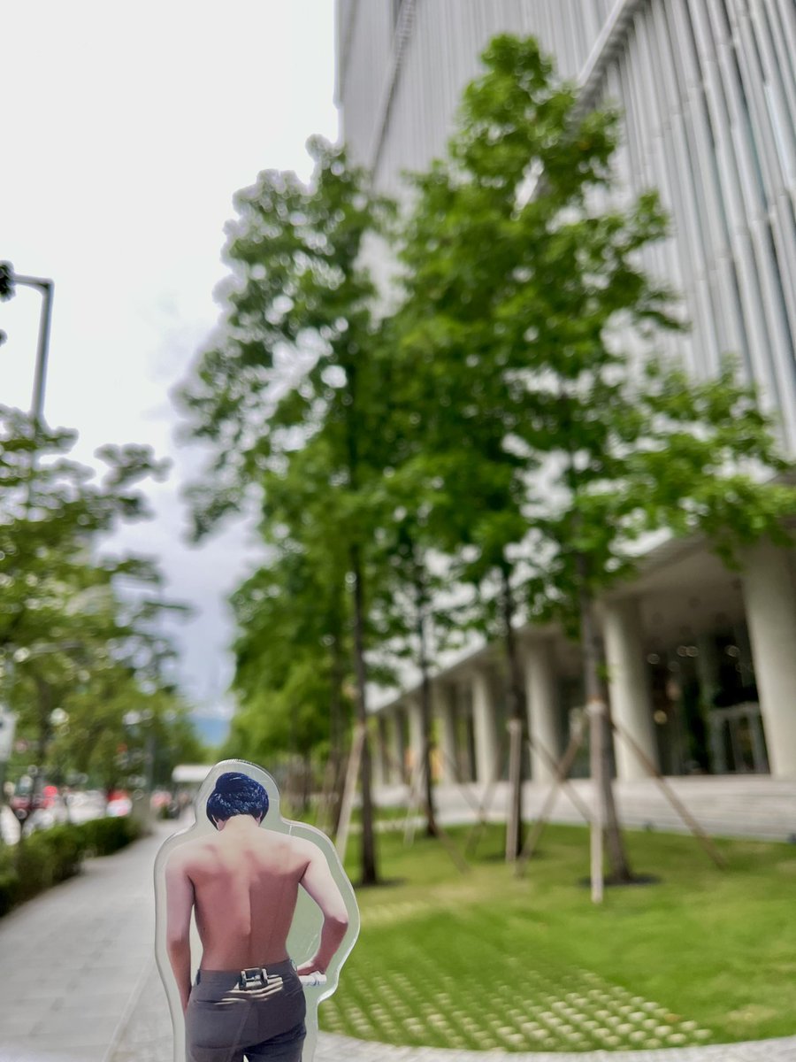 purple_0613wwh's tweet photo. 今日はジンくんソロ曲"awake"6周年イベントへ💜
カフェ"awake"
Wライブ鑑賞も🥰
後ろ姿のやばいね😍
석진 첫 솔로곡 "어웨이크" 6주년 이벤트🎉
카페 어웨이크 @0613FallinBTS
#6YearsWithAwake
#영원한_우리의_비행_어웨이크
#SuperTuna_Jin #Yours_Jin #JIN #Moon_BTS #방탄소년단진 @BTS_twt https://t.co/fzT7JkQk5Z