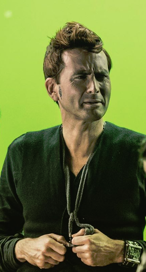 FYeahGoodOmens's tweet photo. True :)
(S1 bts pic) #GoodOmens https://t.co/bZVErIlQlp