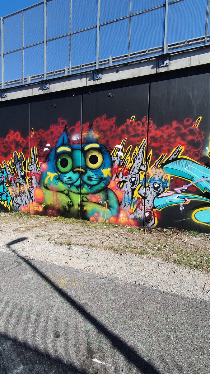 wildfanta's tweet photo. yellow jam in brescia[italy] was awesome like every year... thnx for the invitation...
#graffiti #jam #hiphopjam #brescia #italia #wildfanta #colours https://t.co/43oTTSQShN