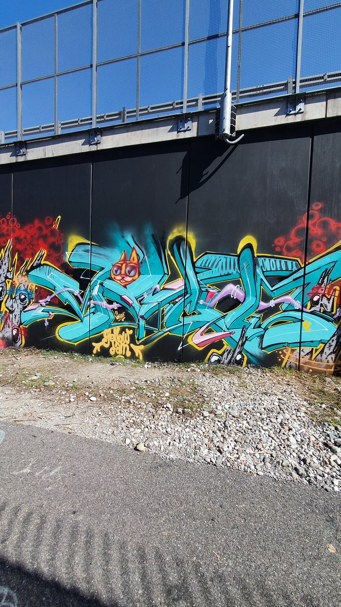 wildfanta's tweet photo. yellow jam in brescia[italy] was awesome like every year... thnx for the invitation...
#graffiti #jam #hiphopjam #brescia #italia #wildfanta #colours https://t.co/43oTTSQShN