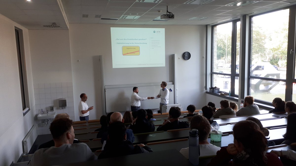 Digitalisierung im Steuerbüro.
Fachvortrag  von ATN für 40 Auszubildende aus den Steuerberufen.
#diwokiel22 
<a href="/diwokiel/">DigitaleWocheKiel</a>
