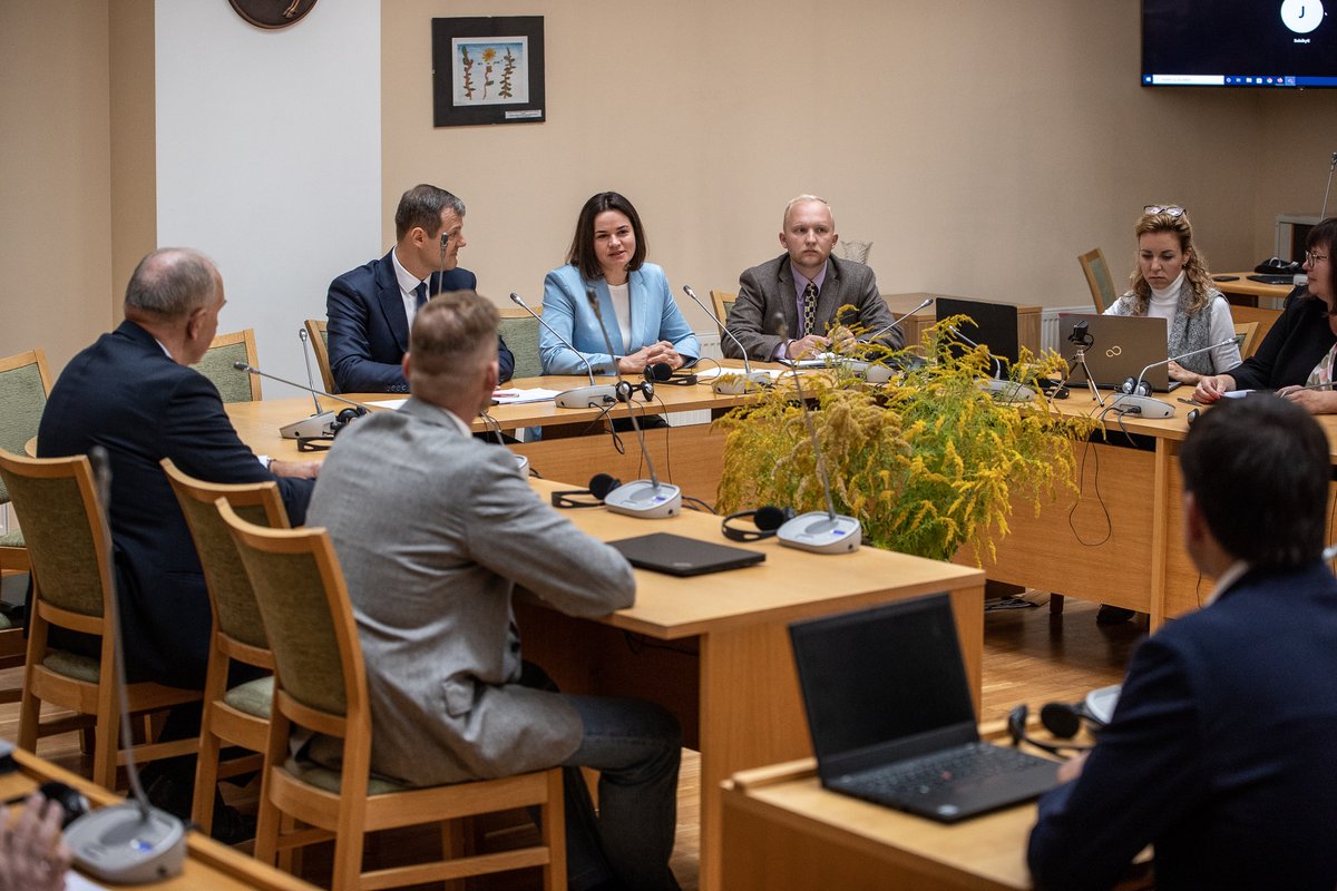 Tsihanouskaya's tweet photo. I started my day by meeting Social Democrats #LSDP in @LRSeimas. I am glad that Belarus unites all parties in 🇱🇹. We agreed to work together on supporting political prisoners & repressed trade unions. I also suggested that deputies can offer internships to young Belarusians. https://t.co/NzBCzjTgzG