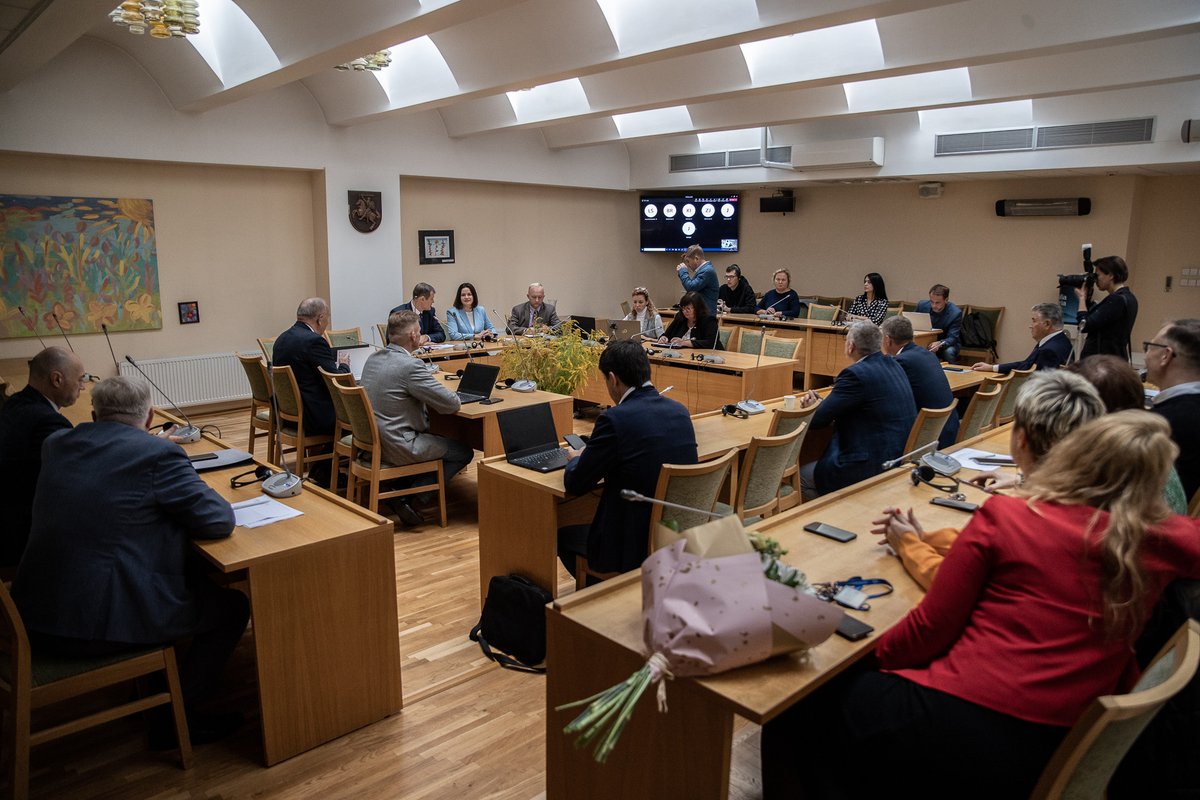 Tsihanouskaya's tweet photo. I started my day by meeting Social Democrats #LSDP in @LRSeimas. I am glad that Belarus unites all parties in 🇱🇹. We agreed to work together on supporting political prisoners & repressed trade unions. I also suggested that deputies can offer internships to young Belarusians. https://t.co/NzBCzjTgzG
