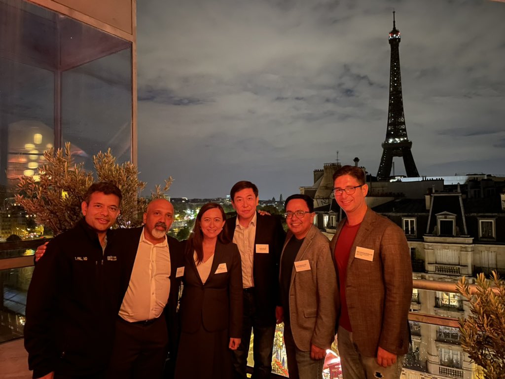 TiansterZhang's tweet photo. Leaving Paris #cityoflove brain full w new #GUcancers data &amp; hearts full of #precisionfriendship. Truly important practice changing phase 3 data during this amazing meeting. Going home w @andyzwang smarter and brighter. Merci Paris et @myESMO - Au revoir! #ESMO22 @OncoAlert https://t.co/vU7Mqz3EYH