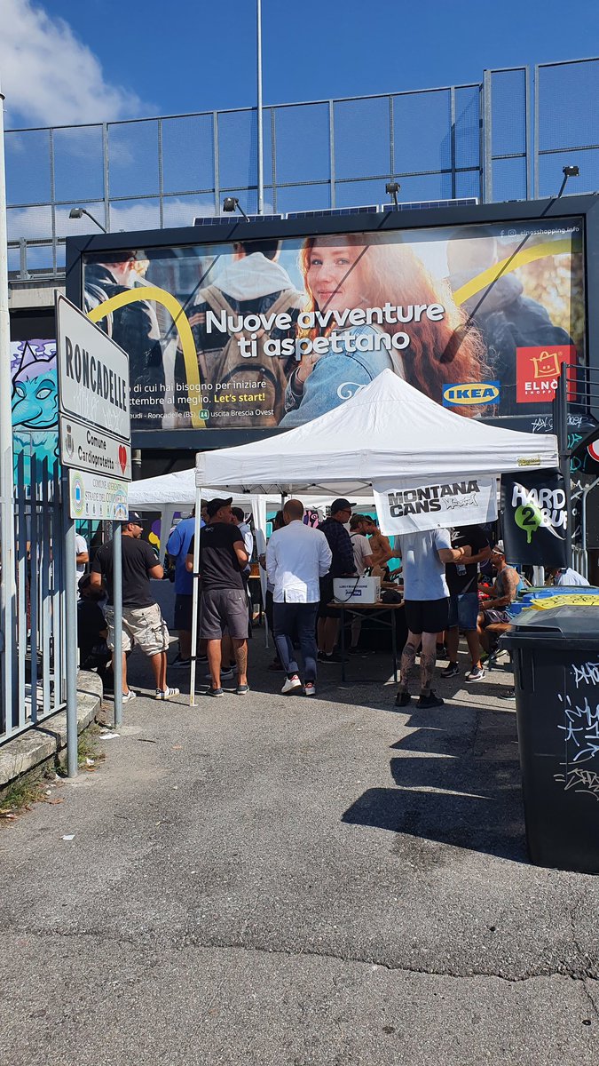 wildfanta's tweet photo. yellow jam in brescia[italy] was awesome like every year... thnx for the invitation...
#graffiti #jam #hiphopjam #brescia #italia #wildfanta #colours https://t.co/jGe5OoN89k