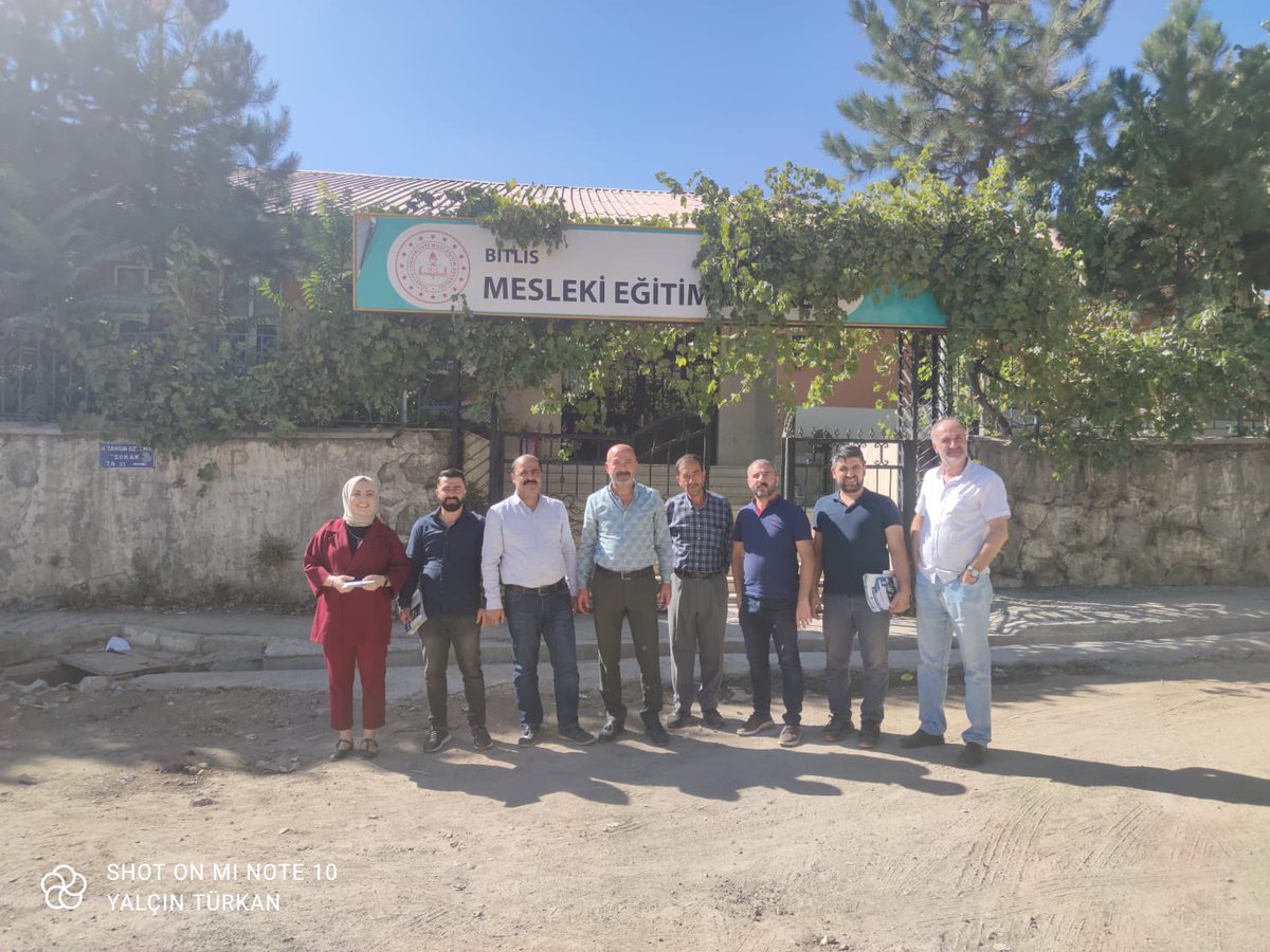 bitlis_genclik's tweet photo. Eğitim Öğretimin başlaması münasebetiyle okulları ve velilerimizi ziyaret ederek Eğitim Eylem Planlarımızı takdim ettik. @devapartisi @Bitlise_Deva @burhanaksoy @fikretbakir13 @FeritEsmerGenc @IzzetAmat @Sercanlk5 @yusuftaskayaa13 
#Devaeğitimde
@emin_ekmen @mustafaergen_ https://t.co/WdTOMbnRew