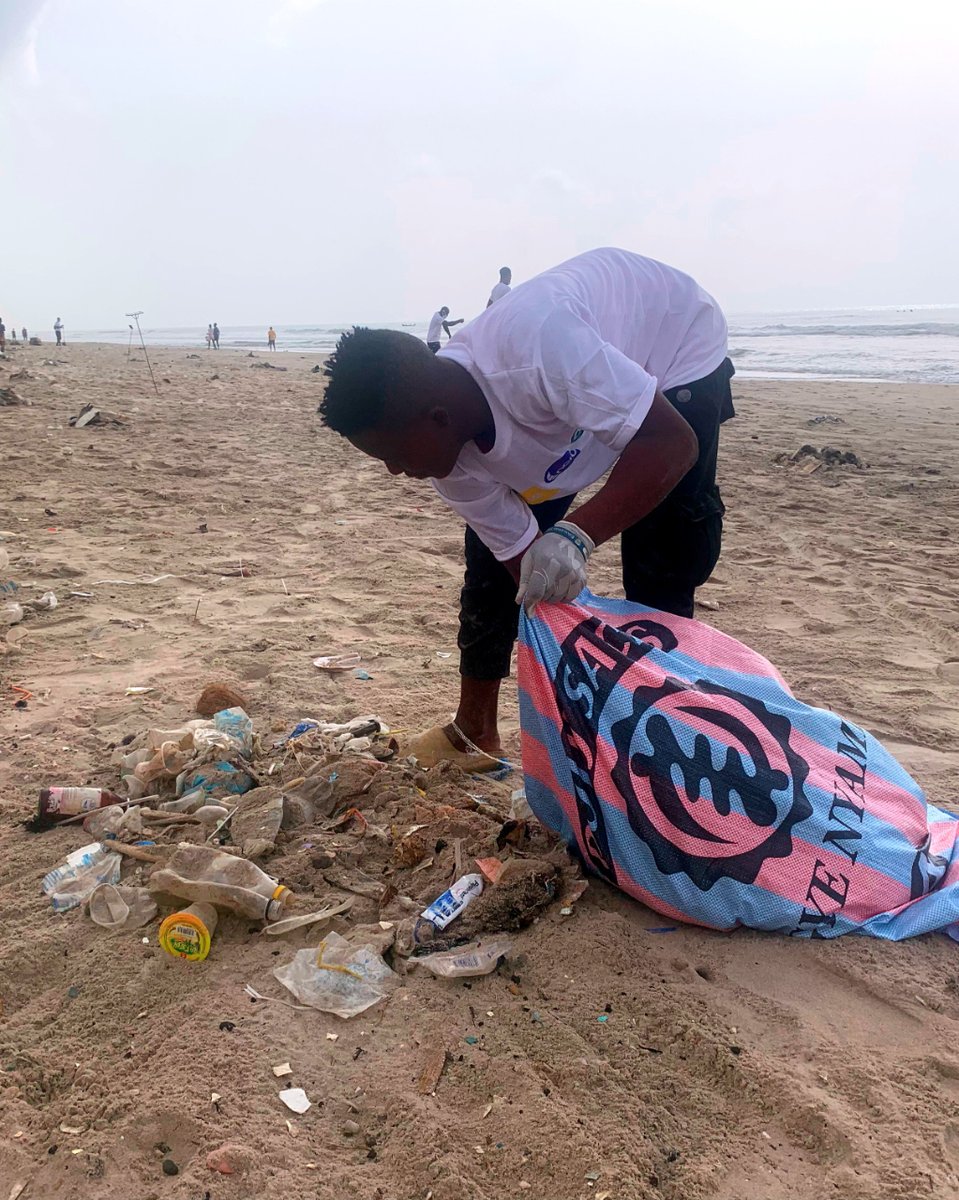 Little by little we continue working to be able to continue holding events in Ghana jointly with Togbe Ghana.

Build a world to be inherited ♻️

#mondo4africa 
#letsgocleanthebeach  #savetheplanet #savetheoceans #oceanpollution #savethebeaches #savethebeach #ecoheroes