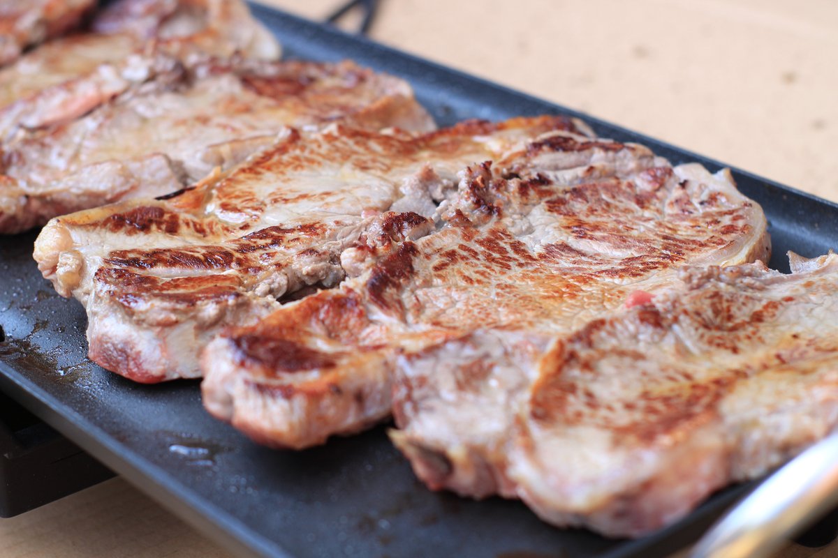BarSurAvila's tweet photo. Cada día preparamos con mucho cariño la amplia variedad de platos para que siempre encuentres lo que más te gusta 😋 Ven a comer a nuestro restaurante o llámanos ☎920255466 y te lo llevamos a casa😉 #HoyMenúDelSur https://t.co/5IrH9xnAFW