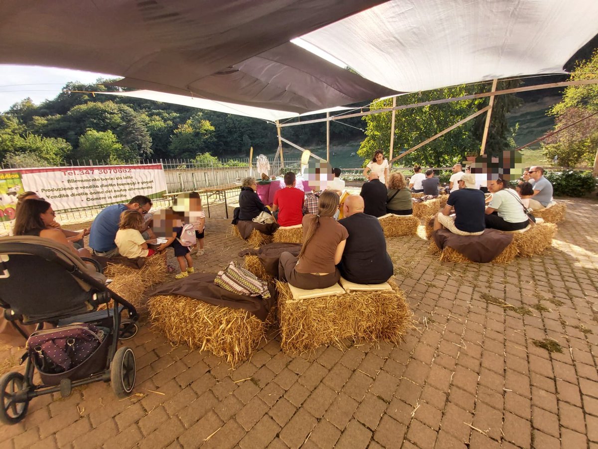 Grande successo dei 2 giorni di open day Caseifici Agricoli da <a href="/AziendaLavage/">Azienda Agricola Lavagè</a>: piu di 100 persone hanno partecipato alla visita delle stalle con degustazione dei formaggi #GustosiperNatura e apprezzato il laboratorio #Beigua dedicato all'apicoltura. Un bel gioco di squadra!