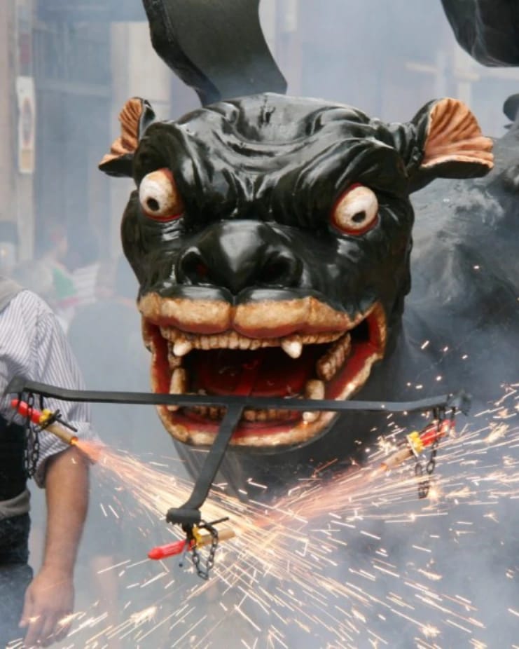 Drac de Sant Roc de Tarragona (@dracsantroctgn) on Twitter photo Amics, <a href="/Drac_Vilafranca/">Drac de Vilafranca</a>, que gaudiu molt de Tarragona, de la seva gent, i sobretot, de la seva festa major. Estem molt contents de ser representats per vosaltres. Gràcies!
#someldracsomtarragona #somcultura #mostradefolkloreviu #santatecla700 #dracdevilafranca #amics Amics, <a href="/Drac_Vilafranca/">Drac de Vilafranca</a>, que gaudiu molt de Tarragona, de la seva gent, i sobretot, de la seva festa major. Estem molt contents de ser representats per vosaltres. Gràcies!
#someldracsomtarragona #somcultura #mostradefolkloreviu #santatecla700 #dracdevilafranca #amics