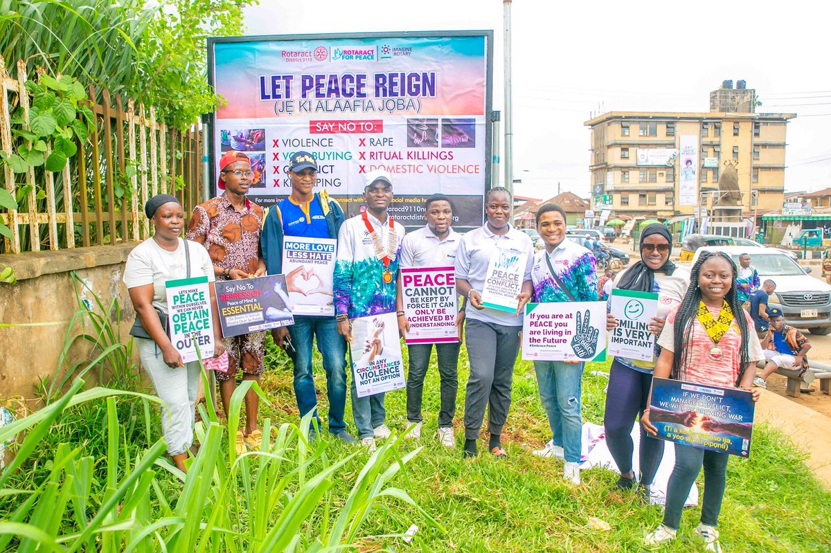 gian_nah's tweet photo. Rotaract D9110 trekked against Violence in the ancient City of Ijebu-Ode Ogun State
#rotaractforpeace
#SayNoToViolence
#LetPeacereign
#SayNoToVoteBuying
#PeaceBuilding
#ConflictPrevention https://t.co/Wo89S2ooJa