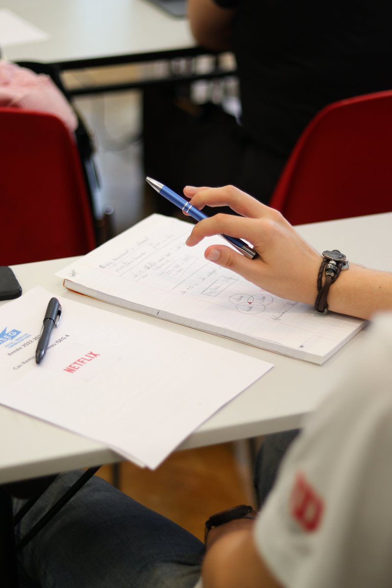 iseg_strasbourg's tweet photo. #RENTREE 

Lumière, camera, action ! 🎬 Nos nouveaux étudiants de 4ème année en admission parallèle ont démarré leur remise à niveau avec un cas marketing autour de Netflix 🎥 https://t.co/K6HCZQSOzP