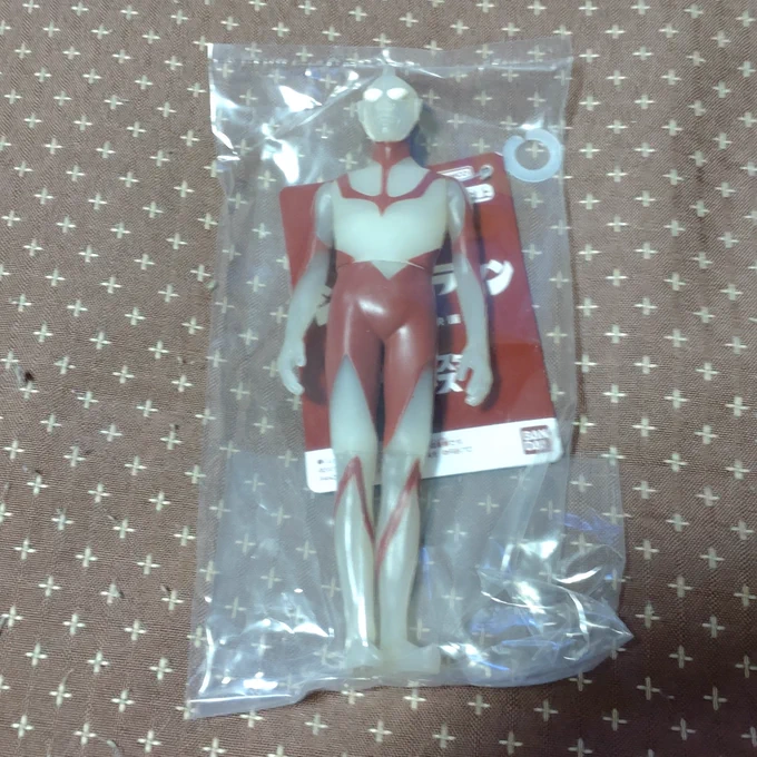ローソンでシンウルトラマンのチケット買ったときの蓄光ムビモン取ってきた 