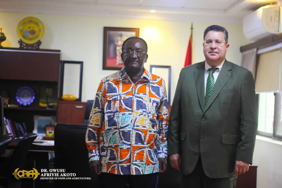 Dr. Owusu Afriyie Akoto (@afriyie_akoto) on Twitter photo I received a team from the <a href="/WorldBank/">World Bank</a> to deliberate on the diversification of agriculture in Ghana, particularly the tree crop sector.
Read the full story here:
owusuafriyieakoto.com/wbg-determined…
#drowusuafriyieakoto
#worldbankgroup
#diversificationofagric
#treecropsector I received a team from the <a href="/WorldBank/">World Bank</a> to deliberate on the diversification of agriculture in Ghana, particularly the tree crop sector.
Read the full story here:
owusuafriyieakoto.com/wbg-determined…
#drowusuafriyieakoto
#worldbankgroup
#diversificationofagric
#treecropsector