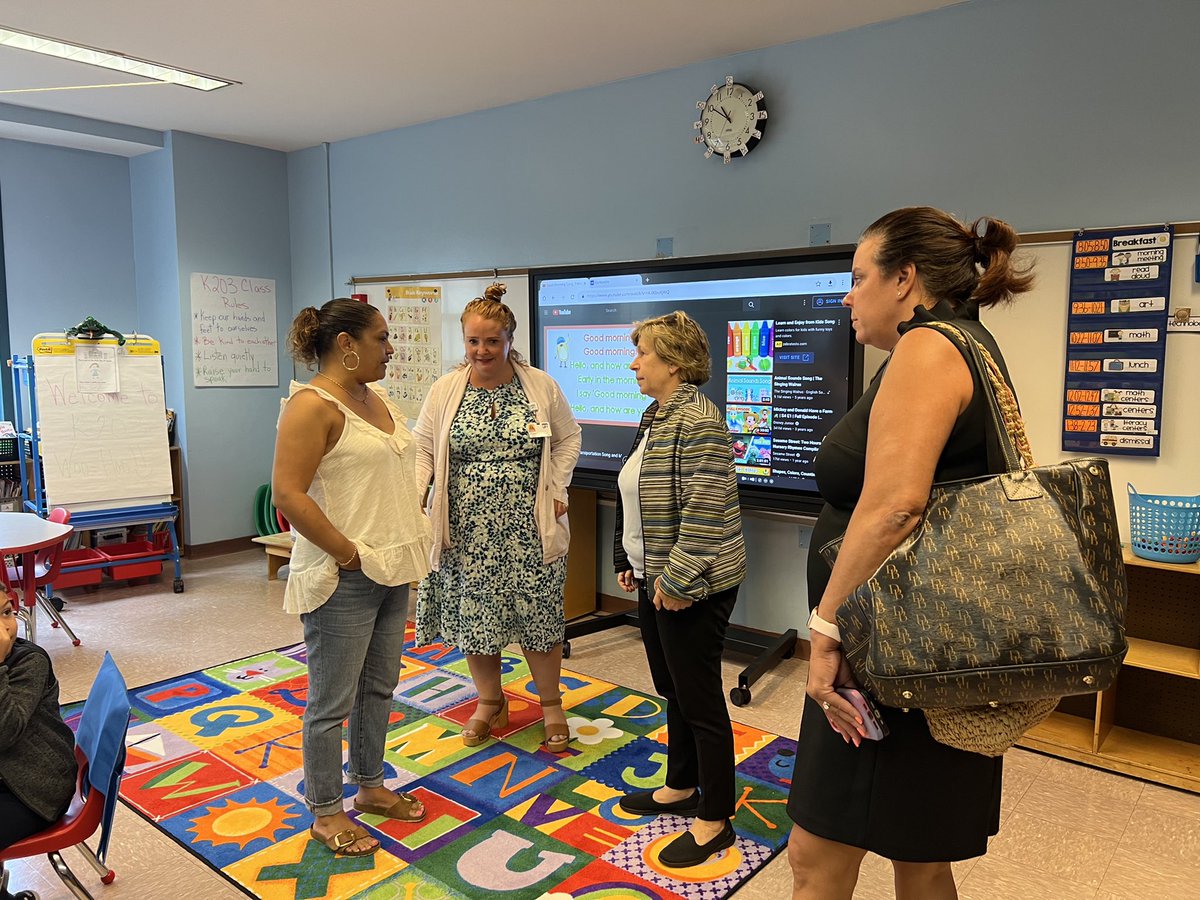 rweingarten's tweet photo. It was great to be with @UFT members and their students at PS 48 yesterday. They’re doing great things here, we saw so many engaged students and excited teachers. #WhatKidsNeed https://t.co/I7T8tKwLaD