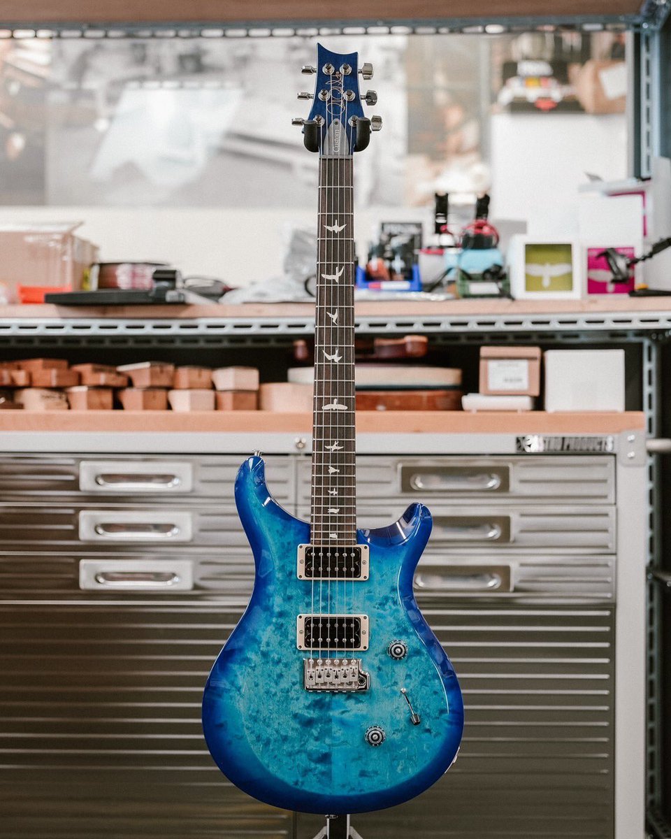 PRSGuitarsJapan's tweet photo. 【S2 Custom24 / 🔹Lake Blue🔹】
S2 Custom24のニューカラーLake Blueが到着✨
ブライトなブルー系フィニッシュのギターを探している方は是非👍
#PRS #PRSJapan #S2Custom24 https://t.co/WFXU59uLj8