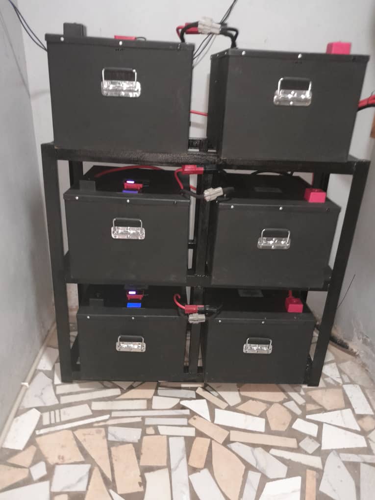 folakemi_thomas's tweet photo. Battery management is one of the common issues🤦 that client face when solar are installed. It's crucial that the client understands how this works in order to prevent such problem.
client should be aware of the following: cycle of a battery, DOD...
#BatteryHacks #MadeCoreSolar https://t.co/R8fP5wu2Kv