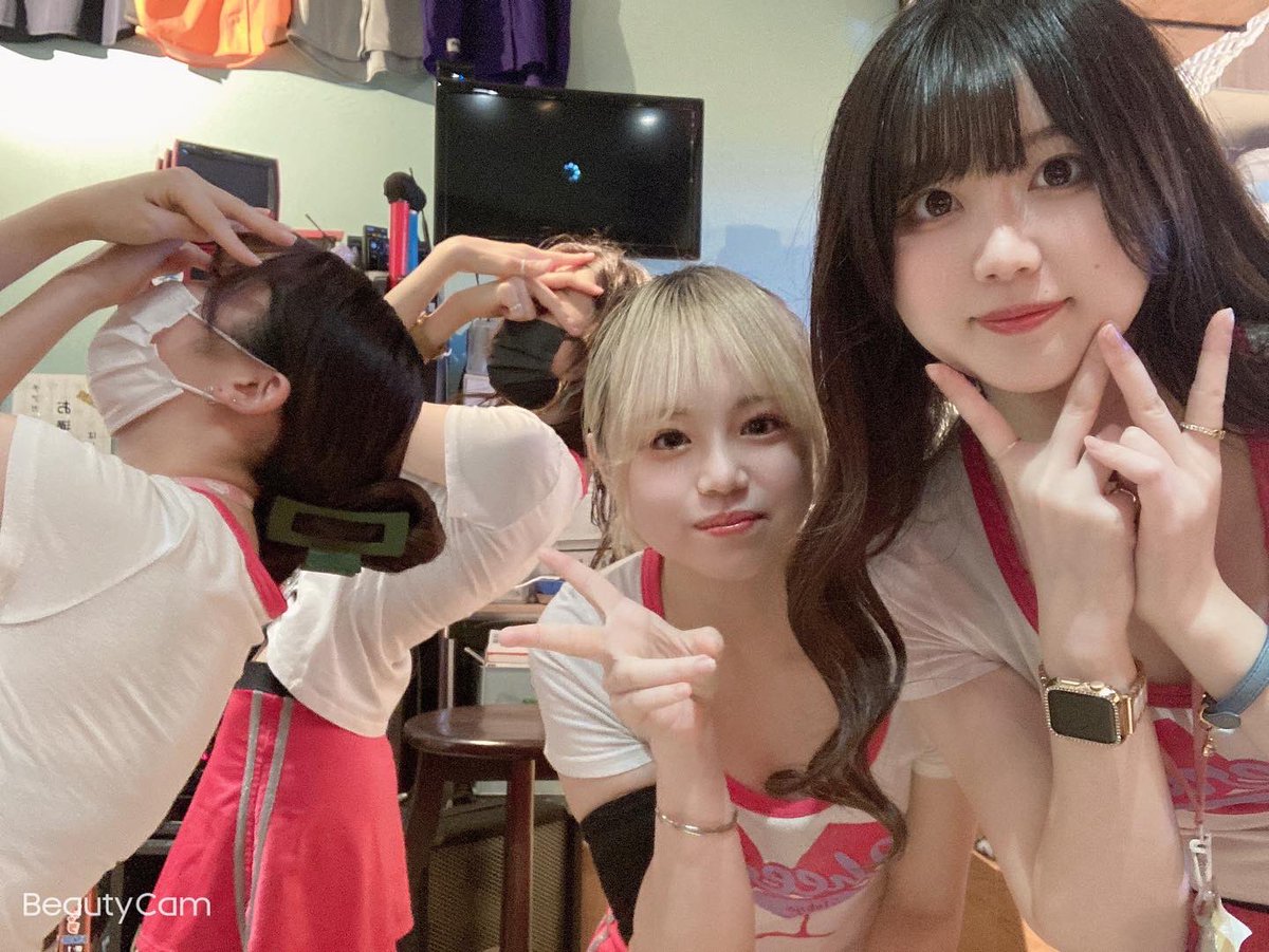 cheeruptokyo's tweet photo. 渋谷ハチ公前店🌟

今日の出勤メン��ー
もも、なつき、もな、みん、みらい

お待ちしてます🐶💖

#チアガール居酒屋　#コンカフェ ＃地下アイドル　＃メイド喫茶 https://t.co/8m09t90NuP