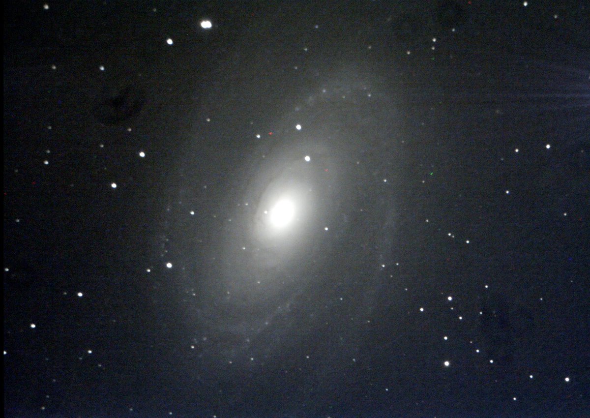 dmna92's tweet photo. Galaxie de Bode https://t.co/EWnHHbjquE