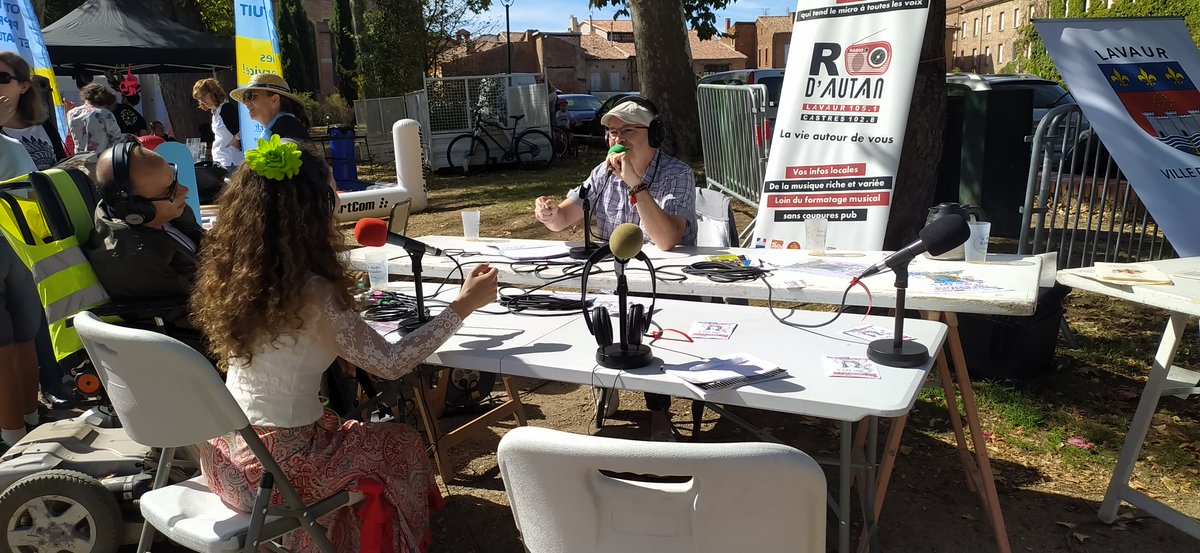 r_dautan's tweet photo. 🔴 À 12h30 sur #RDAutan 📻🔔

Retrouvez notre émission spéciale depuis le #ForumDesAssociations de #Lavaur en compagnie de Xavier Bénéteau

Pour écouter : https://t.co/NfkvADi8Vt 🎧 https://t.co/xmFy5xiUIQ