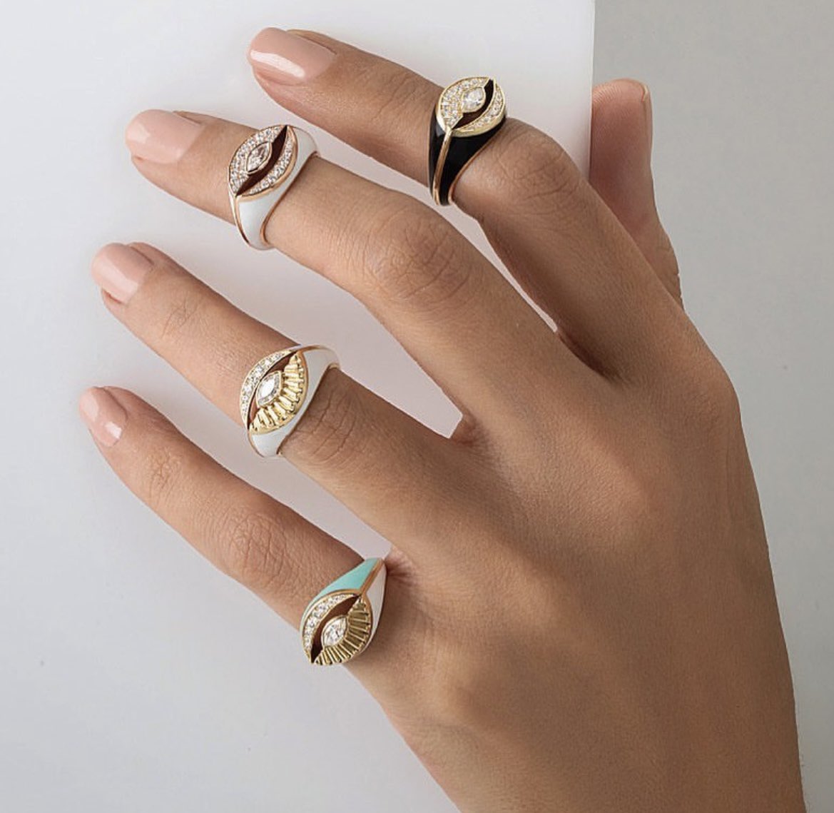 New rings addition to our
'Written in the stars' collection!
#falamankbytarfaitani #jewerlyfashion #jewels
#finejewerly #rings #jewerlyblogger #trendyjewelry
#jewerlydesigner #dubai #dohablogger