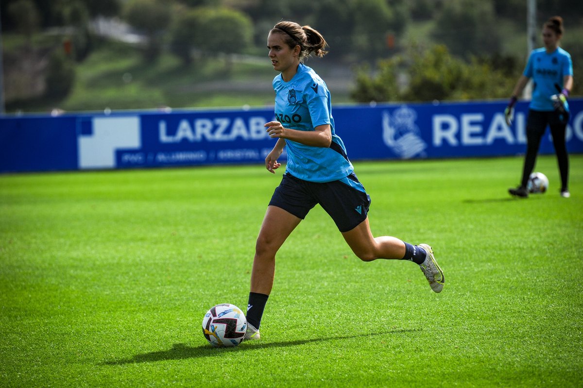 EGUN ☀️N!

𝕃𝕒𝕣𝕦𝕟𝕓𝕒𝕥𝕖𝕜𝕠 𝕝𝕖𝕙𝕚𝕒 𝕡𝕣𝕖𝕤𝕥𝕒𝕥𝕫𝕖𝕟

#AurreraReala 💙