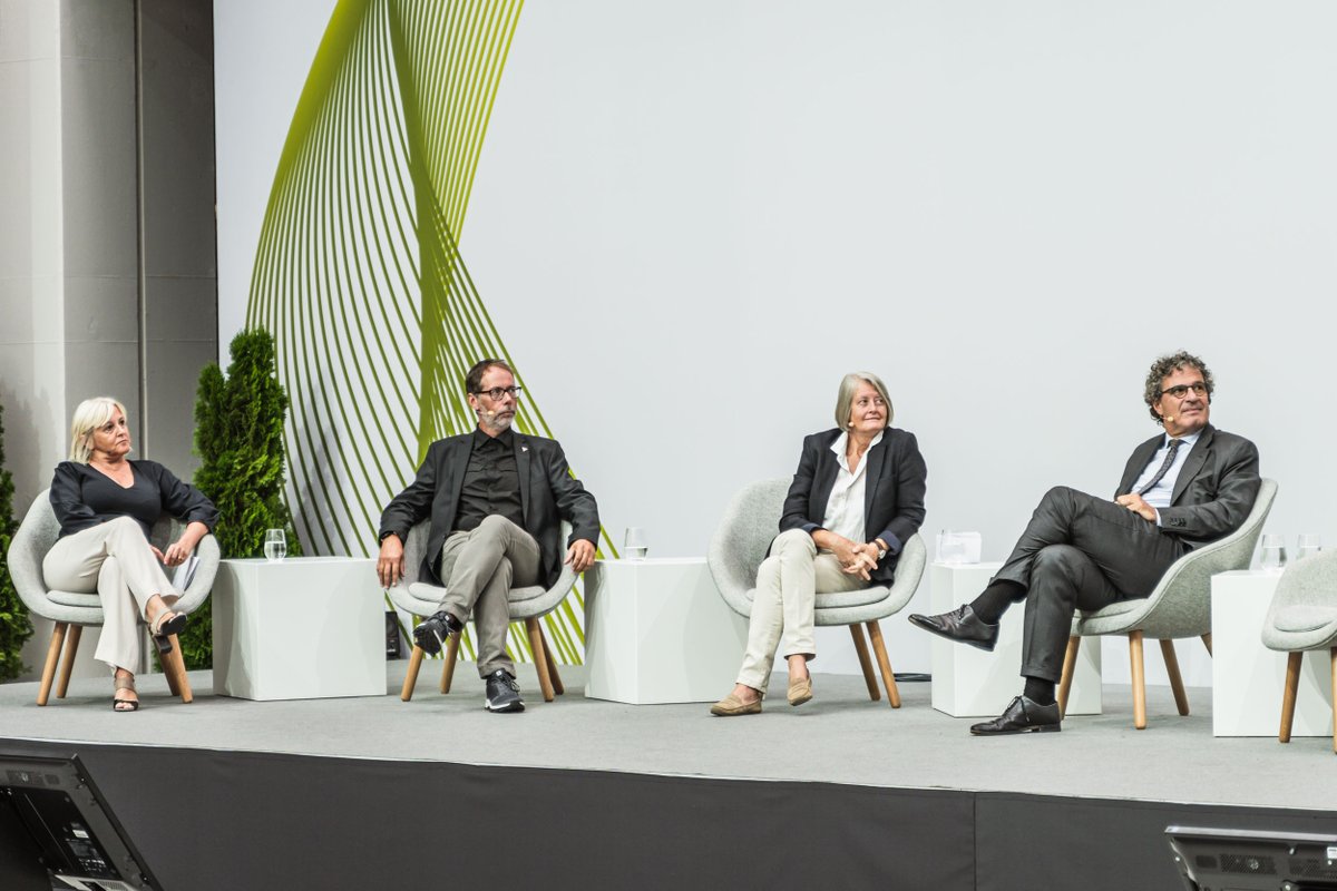 The #SustainabilityDays Südtirol expert advisory board, Marco Frey, Elena Comelli, Georg Hauger &amp; Raffaella Rumiati, presented local politicians a selection of concrete recommendations &amp; proposals that address the focal points of the event.
Read more sustainabilitydays.com/en/news/?utm_c…