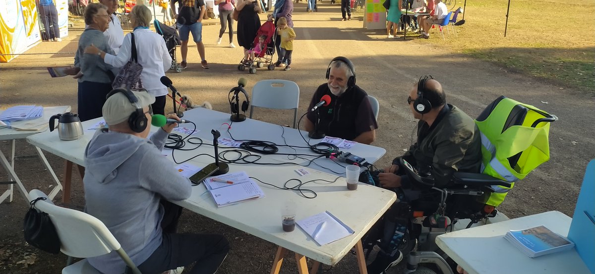 r_dautan's tweet photo. 🔴 À 12h30 sur #RDAutan 📻🔔

Retrouvez notre émission spéciale depuis le #ForumDesAssociations de #Lavaur en compagnie de Xavier Bénéteau

Pour écouter : https://t.co/NfkvADi8Vt 🎧 https://t.co/xmFy5xiUIQ