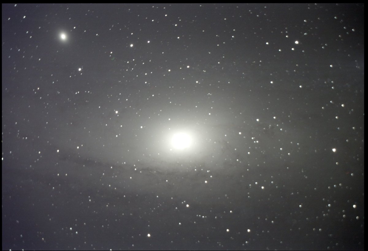dmna92's tweet photo. Toutes ces photos ne sont pas faites dans les règles de l’art mais je fais des progrès.
La dernière
La galaxie d’Andromede https://t.co/1Nak6gvzyu