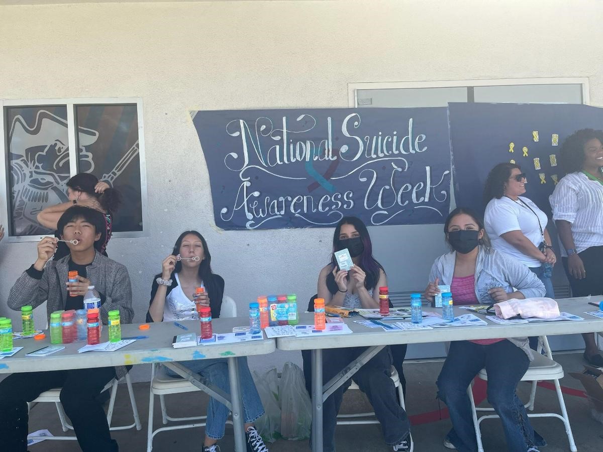 EUHSD's tweet image. Last week, @OrangeGlen social workers and counselors hosted lunch events all week alongside leaders from the Bring Change to Mind club to bring awareness to suicide prevention and mental health. The events provided students opportunities to share information with their classmates