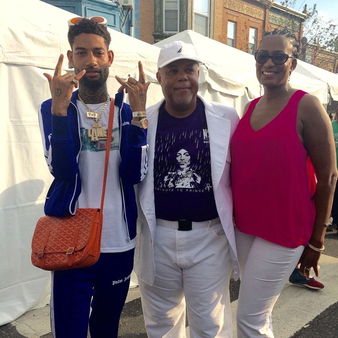 SenTonyWilliams's tweet photo. I had the pleasure of meeting this young man some years back when he performed at my #N2NFestival. Such an amazing talent and humble soul.
Philly is mourning a tremendous loss. Prayers up for @PnBRock and his loved ones.
#restinpowerking ๐๐๐ฝ https://t.co/3OjfLO5SVK
