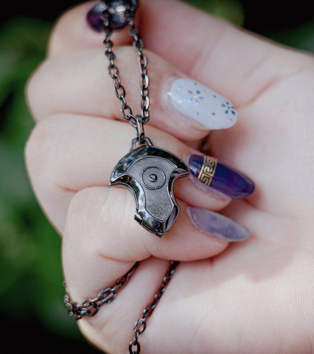 김루나 on Twitter "RT xiv_GSM 🖤 a locket in gunmetal black, like my