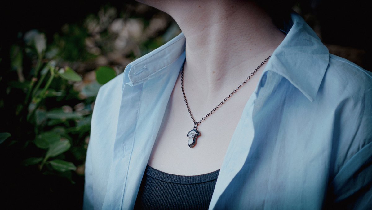 김루나 on Twitter "RT xiv_GSM 🖤 a locket in gunmetal black, like my