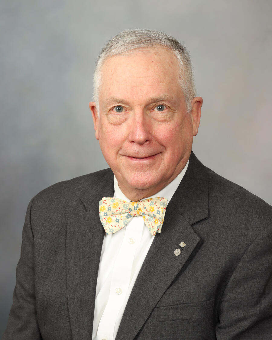 MayoOralhealth's tweet photo. We recognize Dr. John Edward Volz as he finished his career at Mayo Clinic on September 1st. Dr. Volz was a consultant at Mayo Clinic for 15 years and was loved by his patients for his kind and gentle demeanor. Enjoy your retirement Dr. Volz! 🥳 https://t.co/MadLsNkCmL