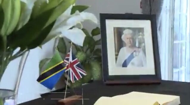 AkilDhalla's tweet photo. I today visited the British ambassador residence in Tanzania to write a few words in the book of condolences. Having meet the Queen for lunch at her Golden Jubilee celebration we’re I also had the opportunity to have few words with her and the duke of Edinburgh. Amazing 70 years. https://t.co/dK0YYlj3Ns