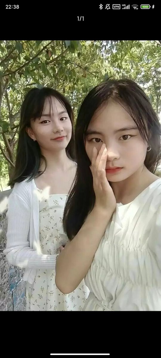 两个好看的学生，嘿嘿搞定
