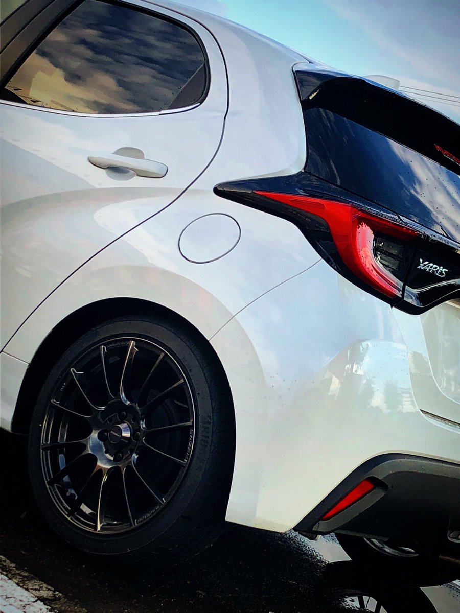 too_1026's tweet photo. やっぱこのホイールいいね😁
#weds #wedsSport #sa72r https://t.co/DohDIIqkxa
