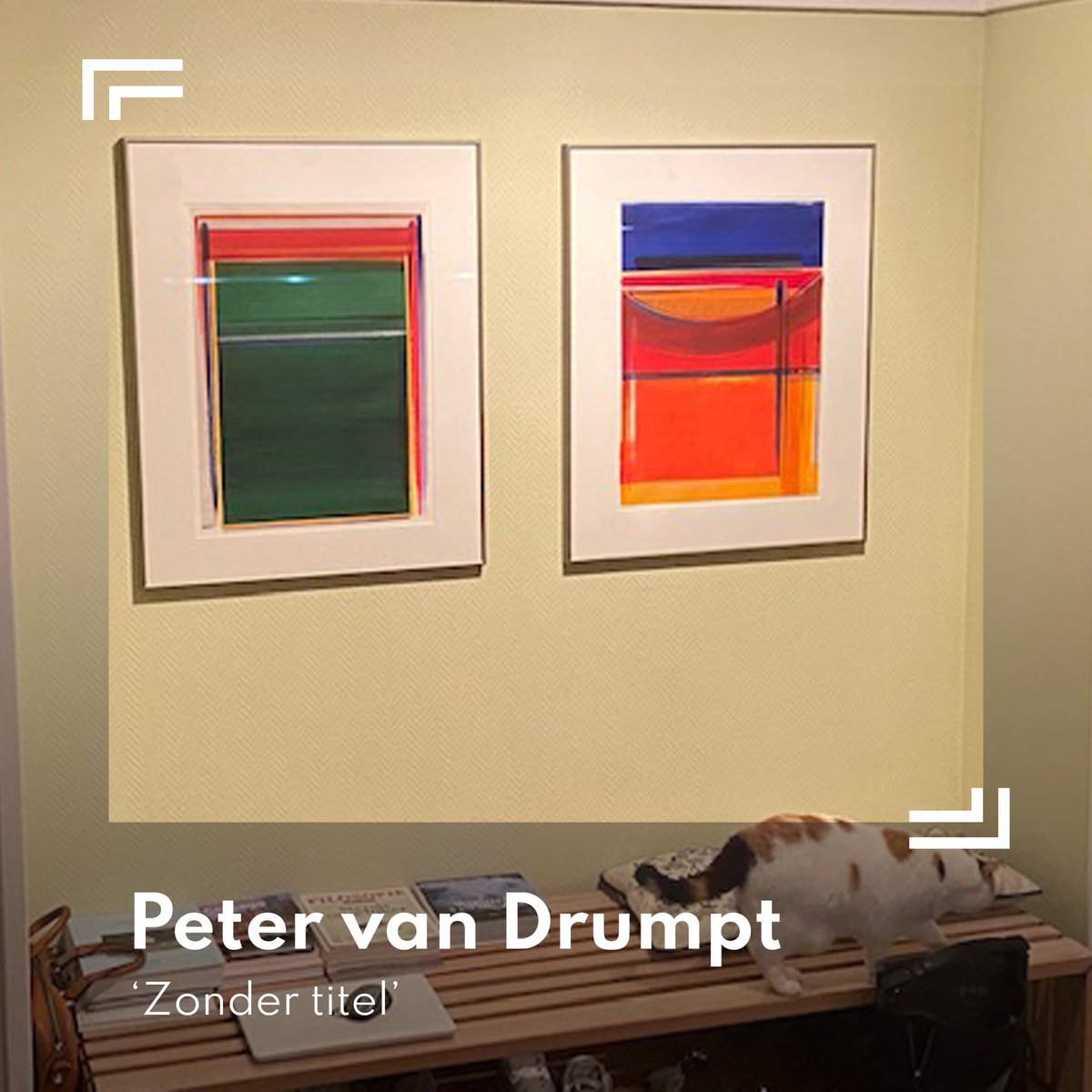 collectioneurs's tweet photo. Deze twee kleurrijke werken van Peter van Drumpt werden begin dit jaar bij ons gekocht. Nu hangen ze als duo boven het bureau van een tevreden klant! Ook de kat is er niet meer weg te krijgen…  

Peter van Drumpt, Zonder titel, 1997. Aquarel, 80 x 65 cm, Collectie Lorand. https://t.co/D2R5BM9dUi