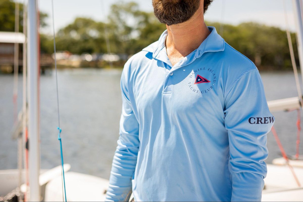 TargetMarketCHS's tweet image. Summer may technically be coming to a close, but Charlestonians know that there are still plenty of beach and boat days in our future. Shout out to the Daniel Island Yacht Club for allowing our logo work to come to life in the sun and out on the water.