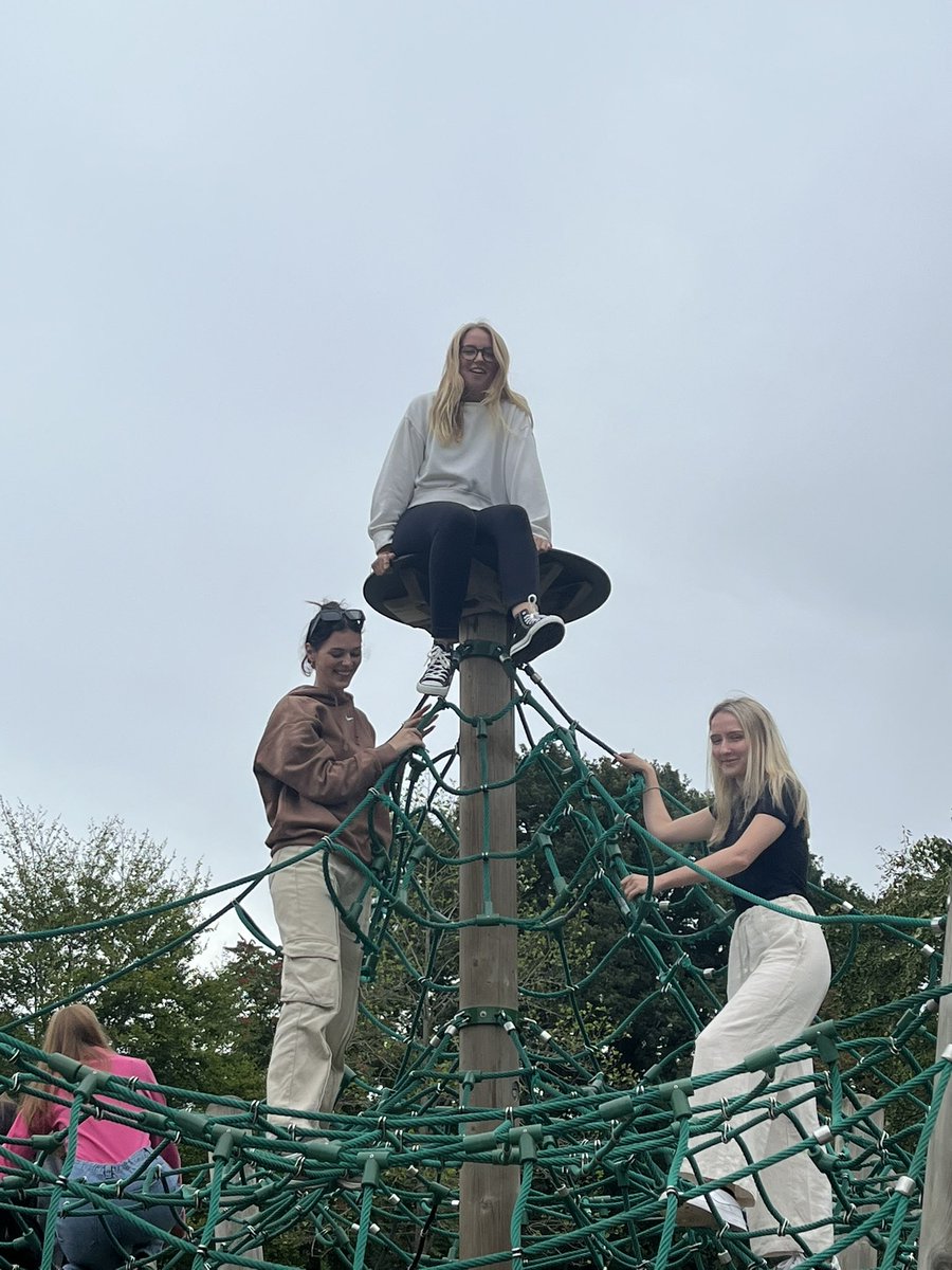 Lily-May Broadhead tweet media